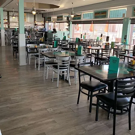 Ramada By Wyndham Sarasota Waterfront 