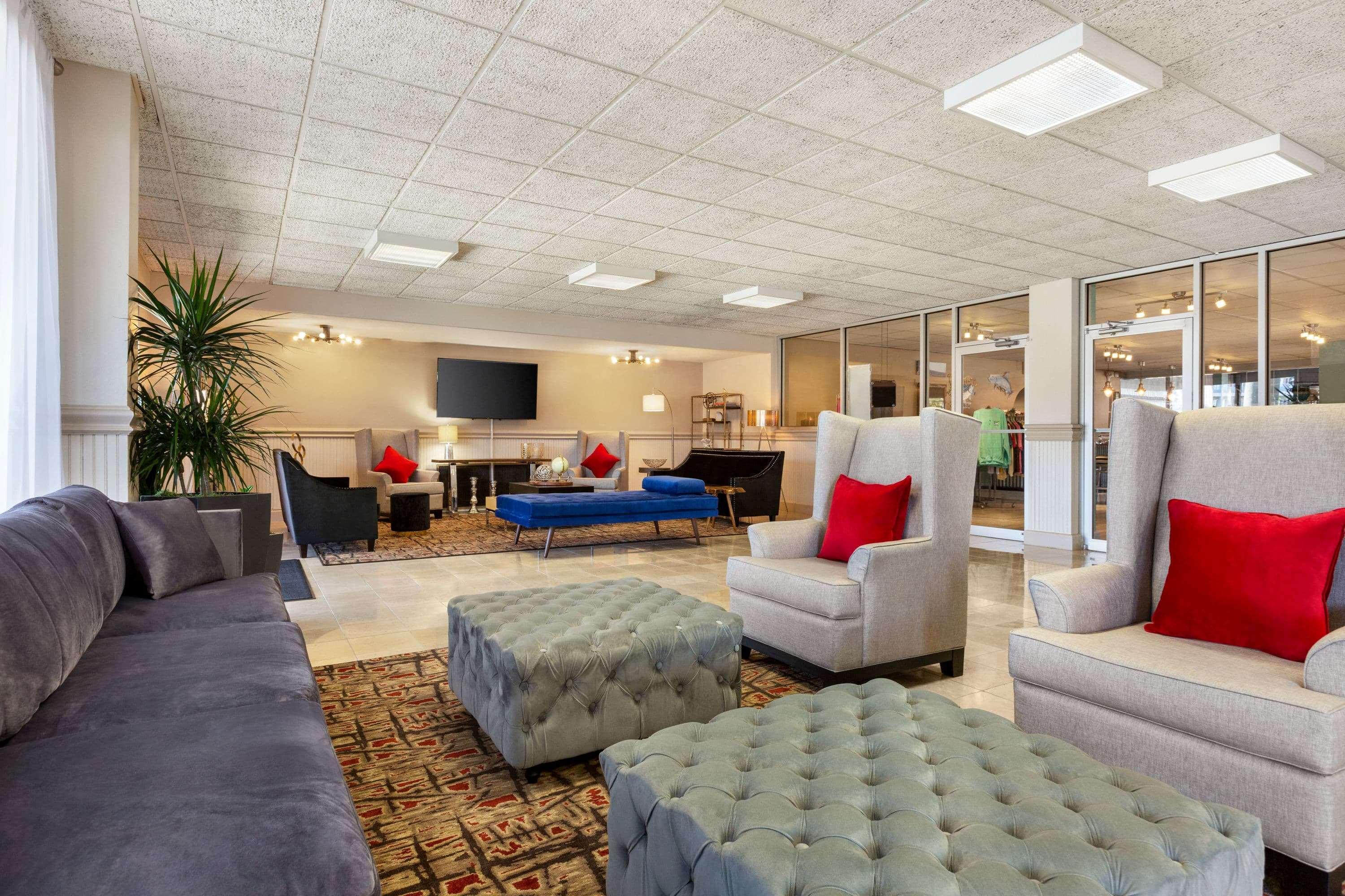 Ramada By Wyndham Sarasota Waterfront Hotel 2*