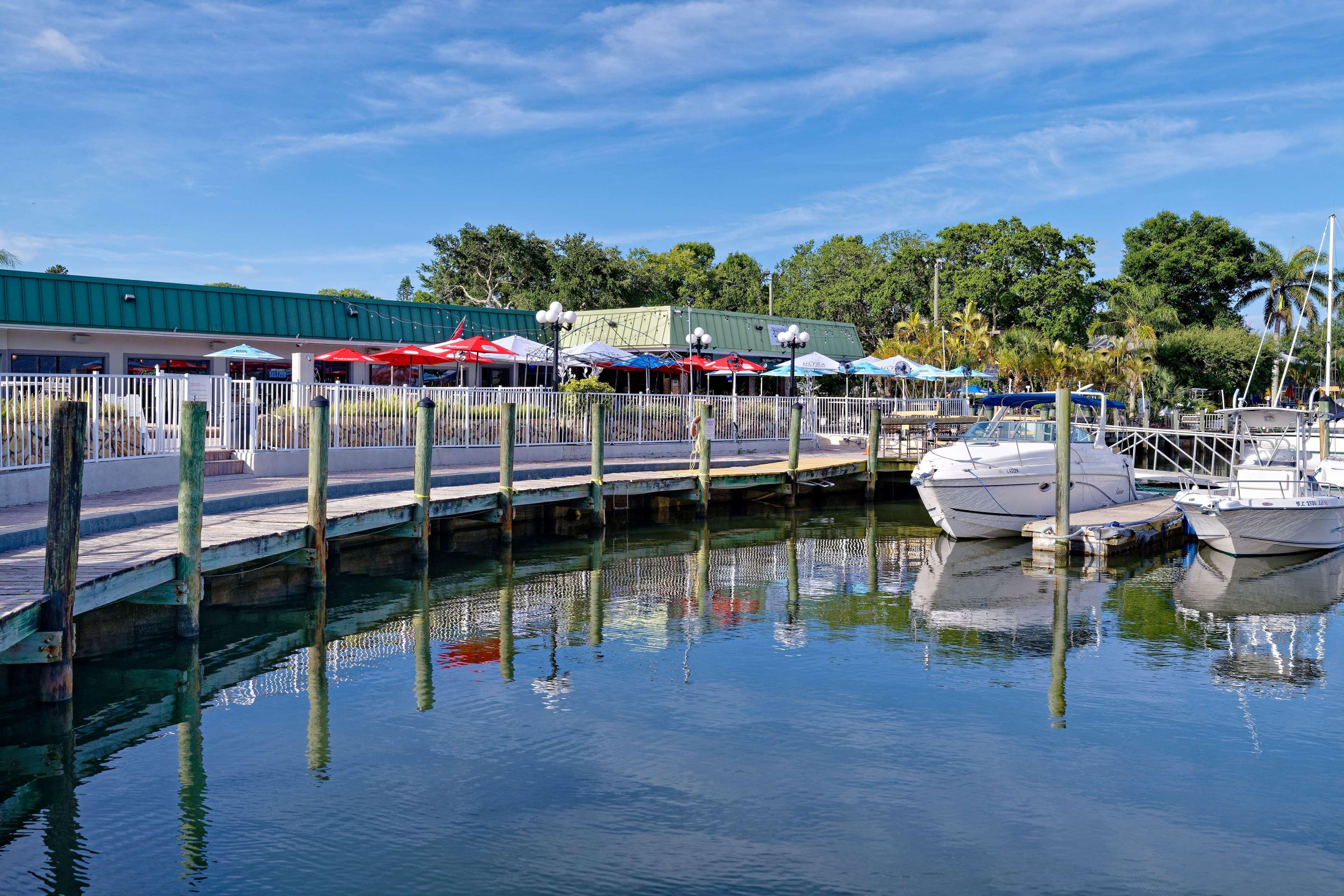 Hotel Ramada By Wyndham Sarasota Waterfront 2*