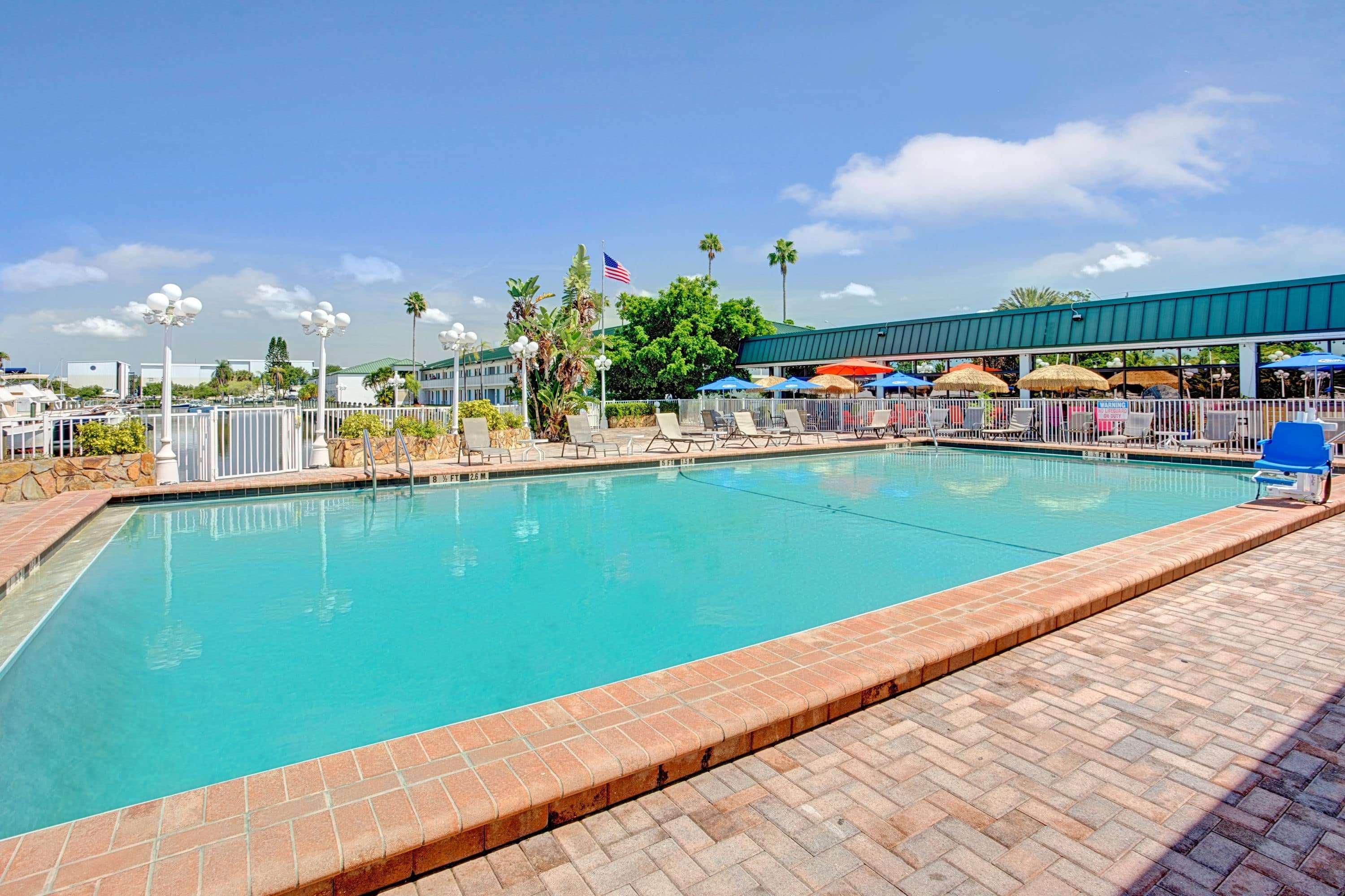 Ramada By Wyndham Sarasota Waterfront Hotel 2*