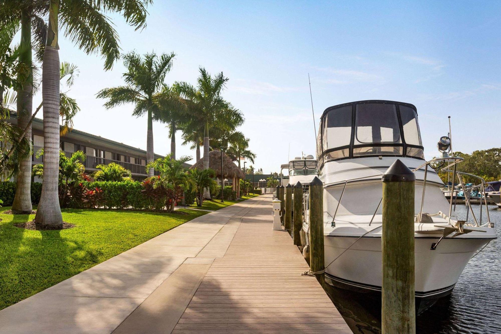 Hotel Ramada By Wyndham Sarasota Waterfront South Bradenton