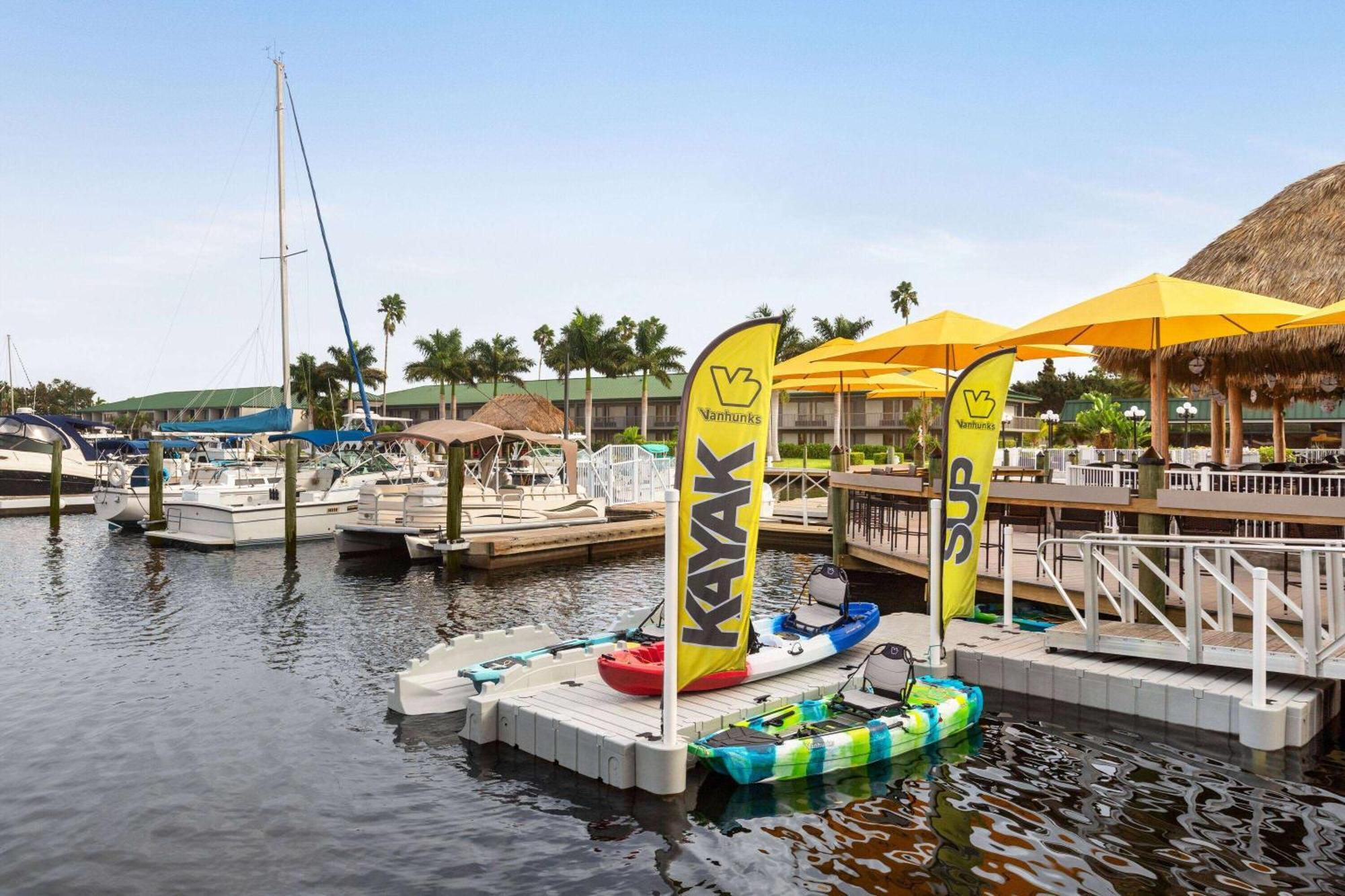 Ramada By Wyndham Sarasota Waterfront 2*