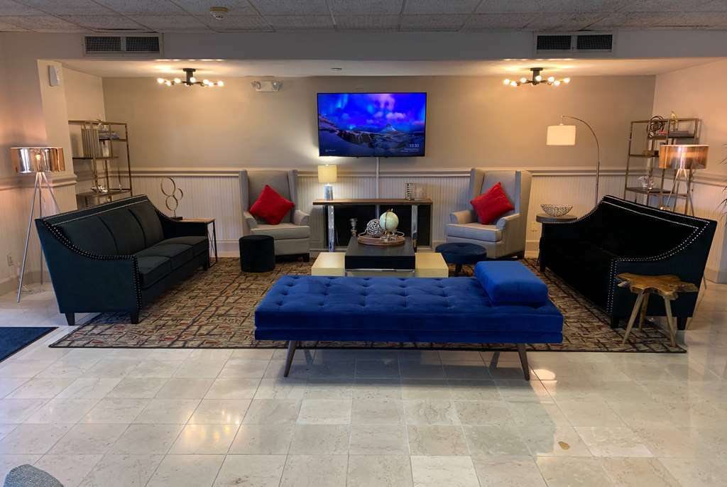 Hotel Ramada By Wyndham Sarasota Waterfront 2*
