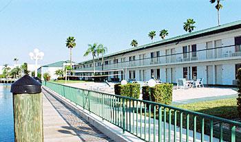 Hotel Ramada By Wyndham Sarasota Waterfront